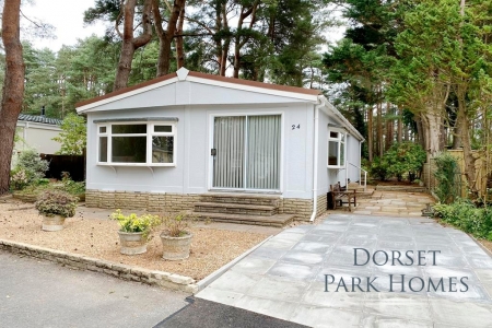 24 Sunnyside Park, Ringwood Road, St. Ives, Dorset. BH24 2NW, St Ives